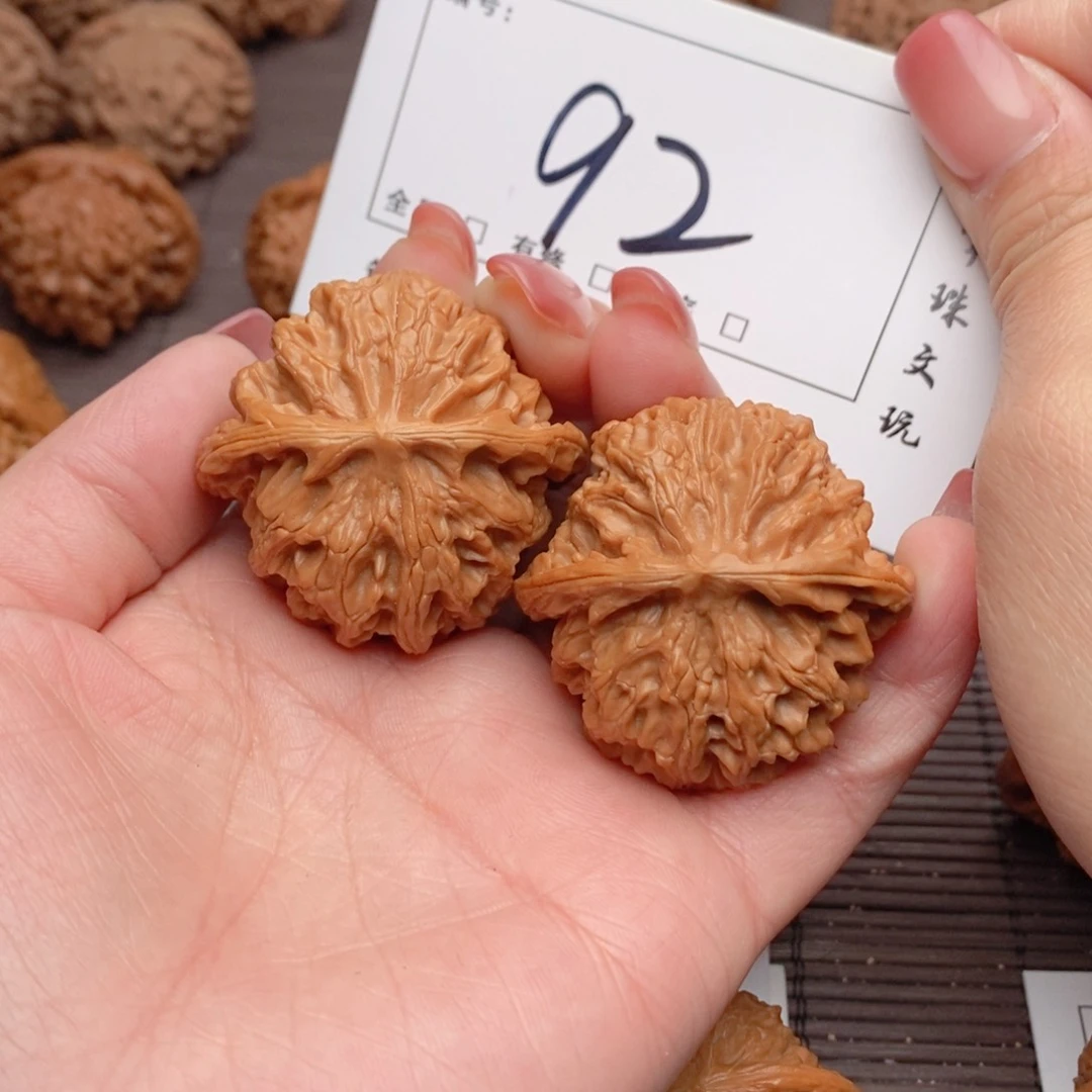 文玩核桃吊坠42苹果92