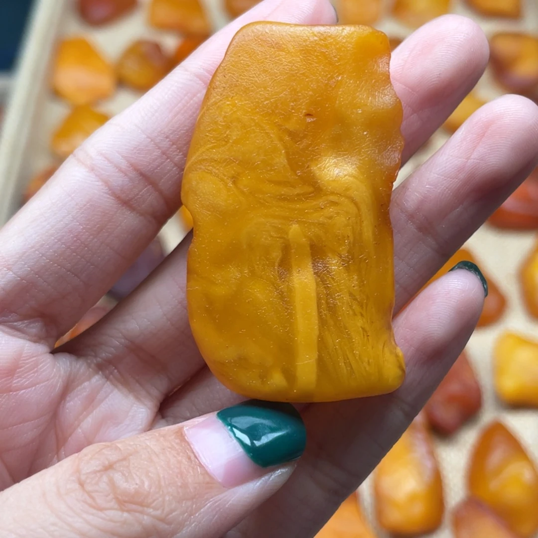 琥珀未镶嵌珠宝奇石