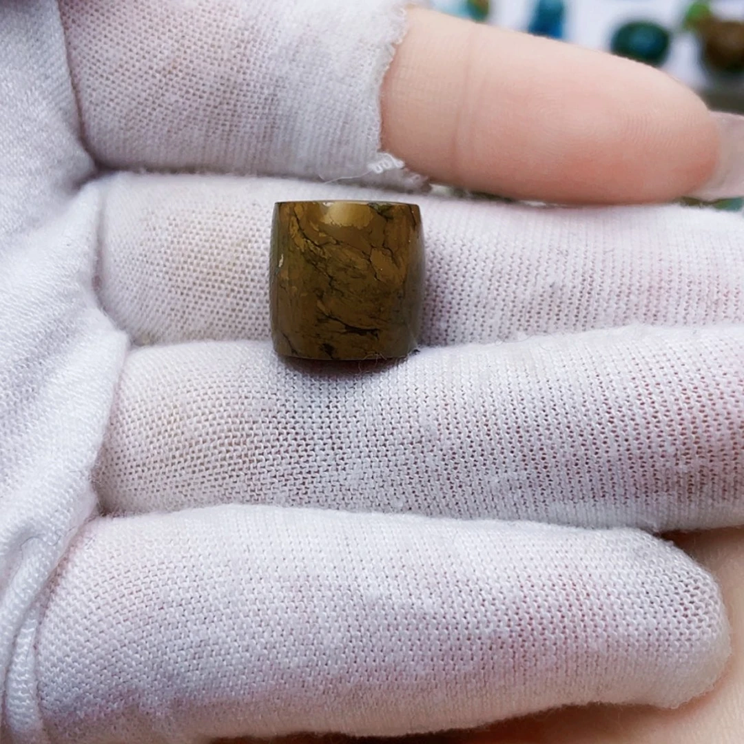 绿松石未镶嵌饰品