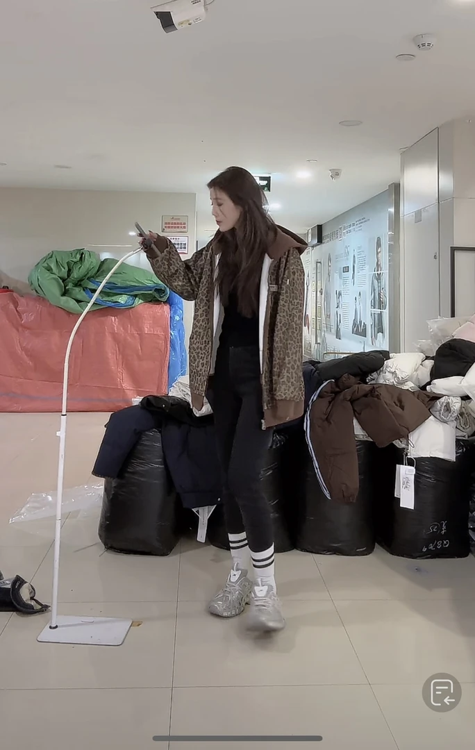 【柒汐】推荐春秋拼色豹纹连帽拉链外套623