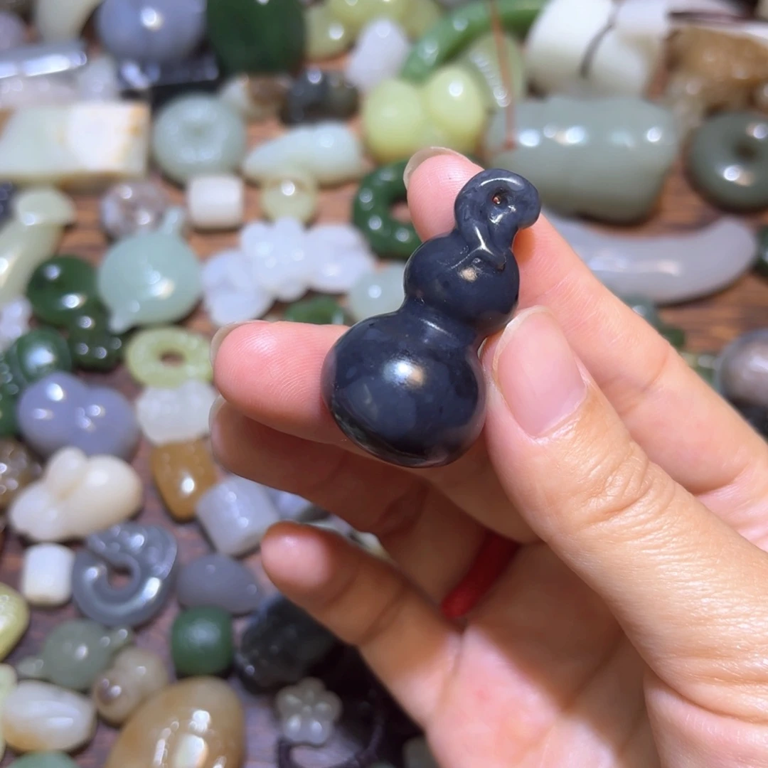 和田玉未镶嵌珠宝半成品