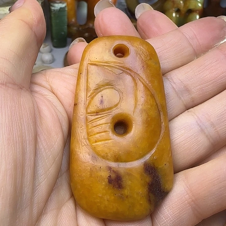 尚***堂和田玉未镶嵌颈饰