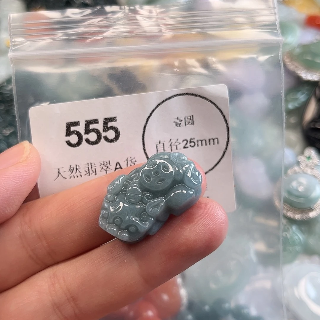 翡翠未镶嵌颈饰哈哈哈
