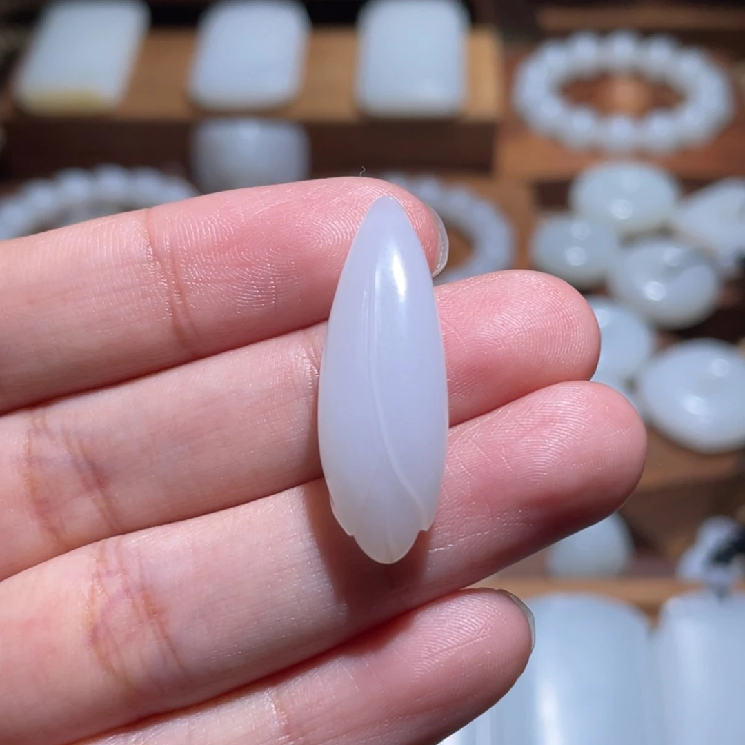 未镶嵌手链和田玉玉兰花