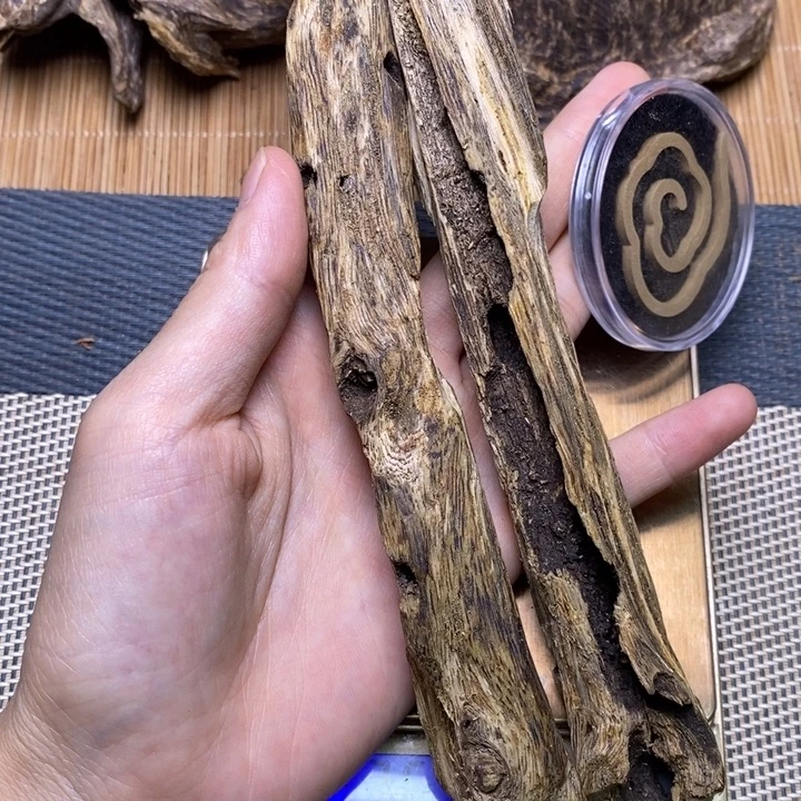 海南。             53克