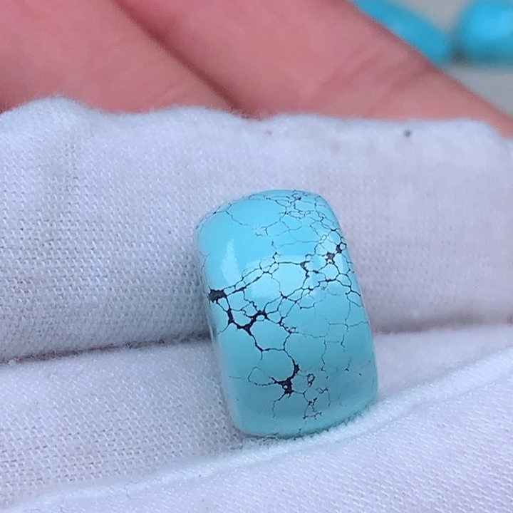 绿松石颈饰未镶嵌