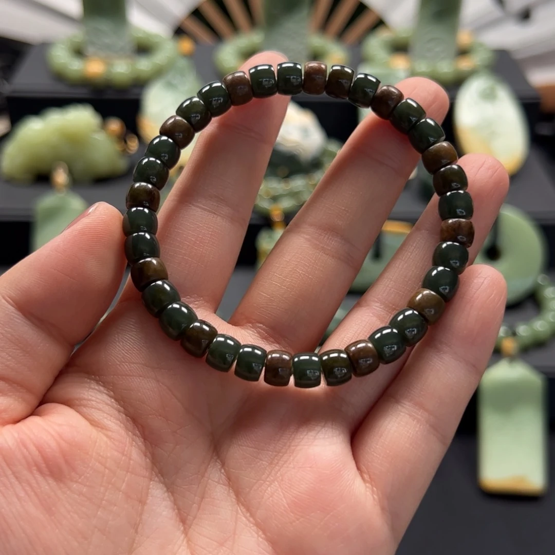 岫岩河磨玉（透闪石质玉）未镶嵌颈饰西****?