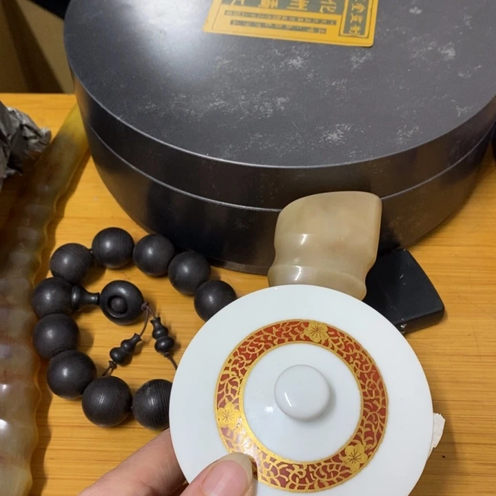 瓷片哈中古工艺品一件