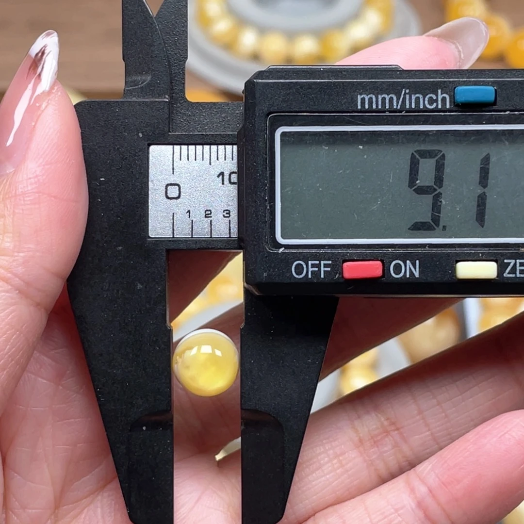 小***豆裸石琥珀未镶嵌天然