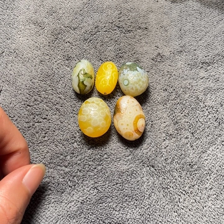 半****玛瑙/玉髓未镶嵌珠宝奇石