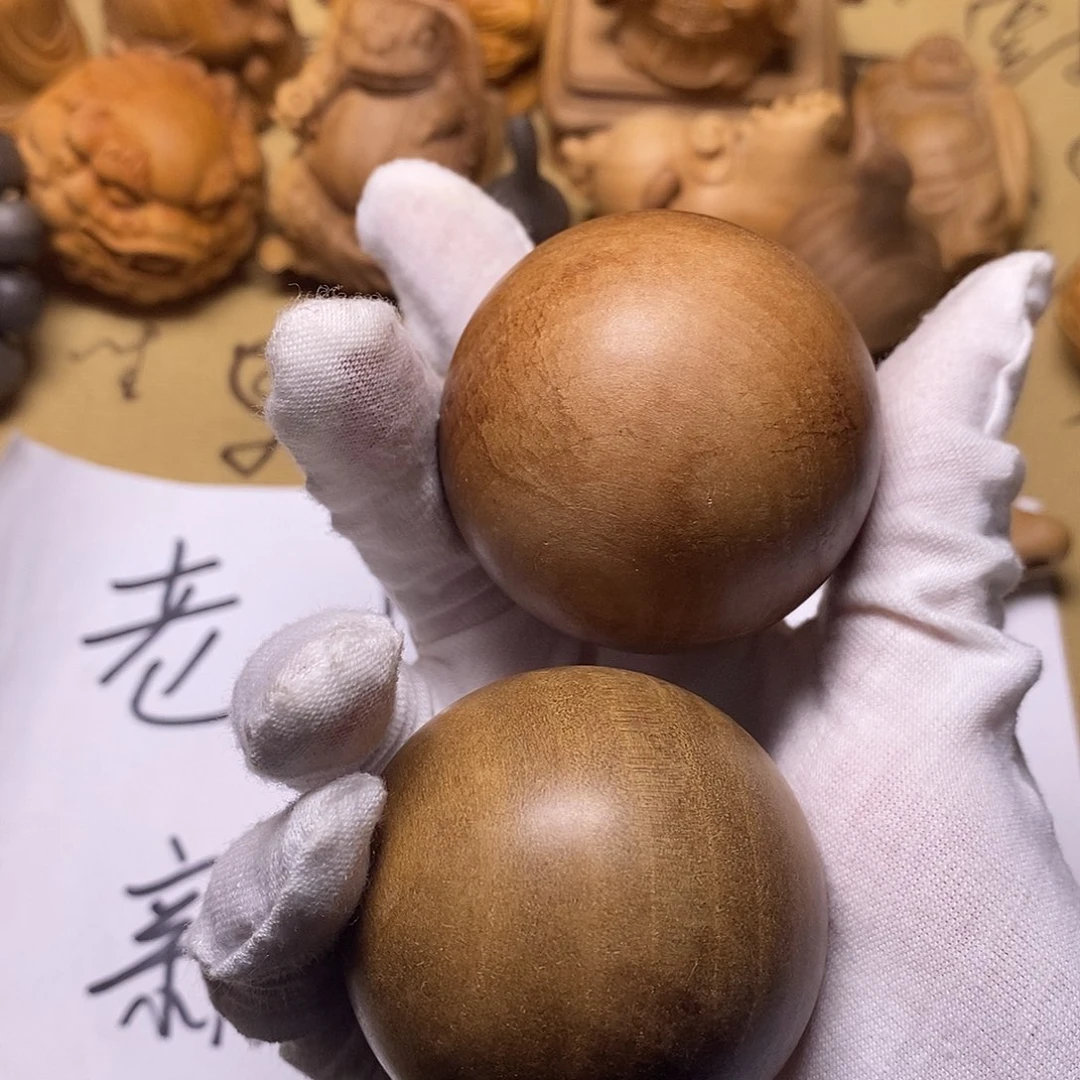 飞***食檀香木吊坠黑肉手球