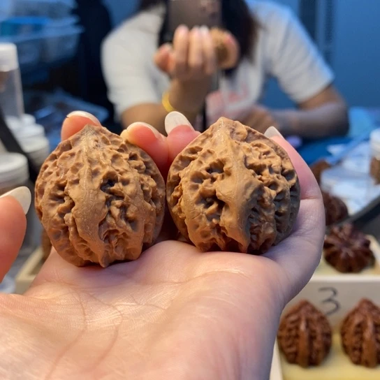 桃核把件东北秋子176