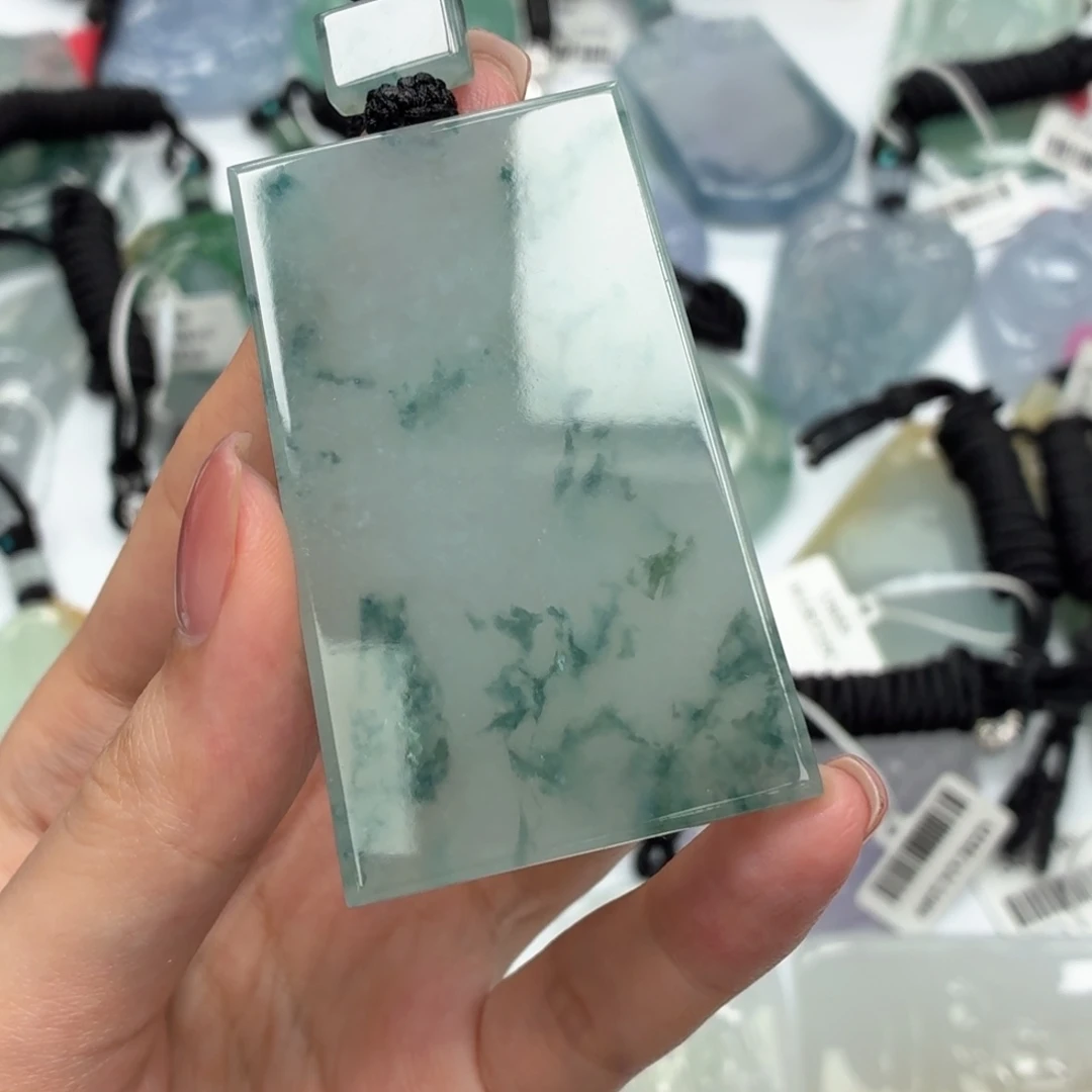 财***使翡翠未镶嵌颈饰缅甸天然A货翡翠