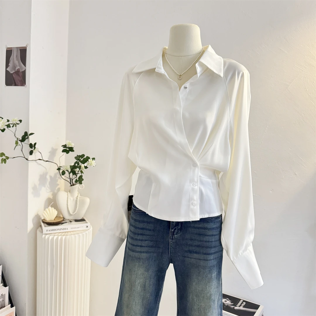 法式收腰白色长袖衬衫女2025秋季设计感小众洋气短款缎面小衫上衣