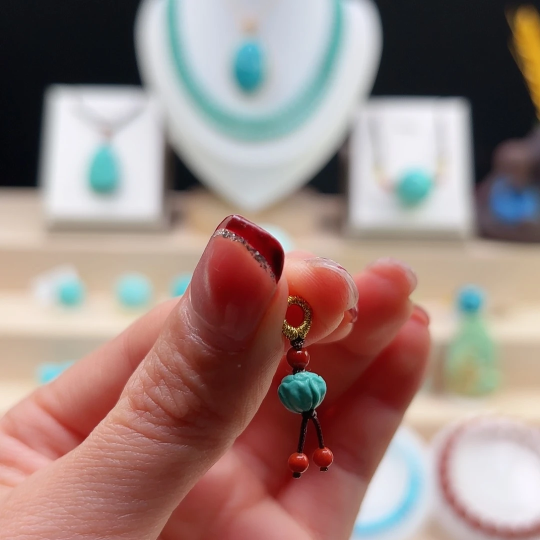 绿松石配饰未镶嵌