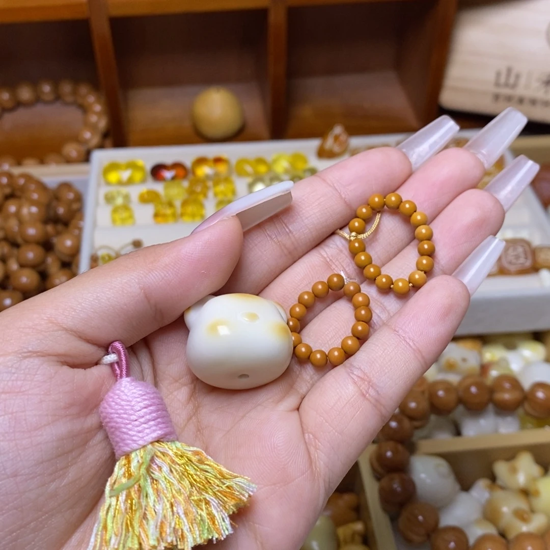 一***蜜两个棕卡 小熊头 盖帽流苏