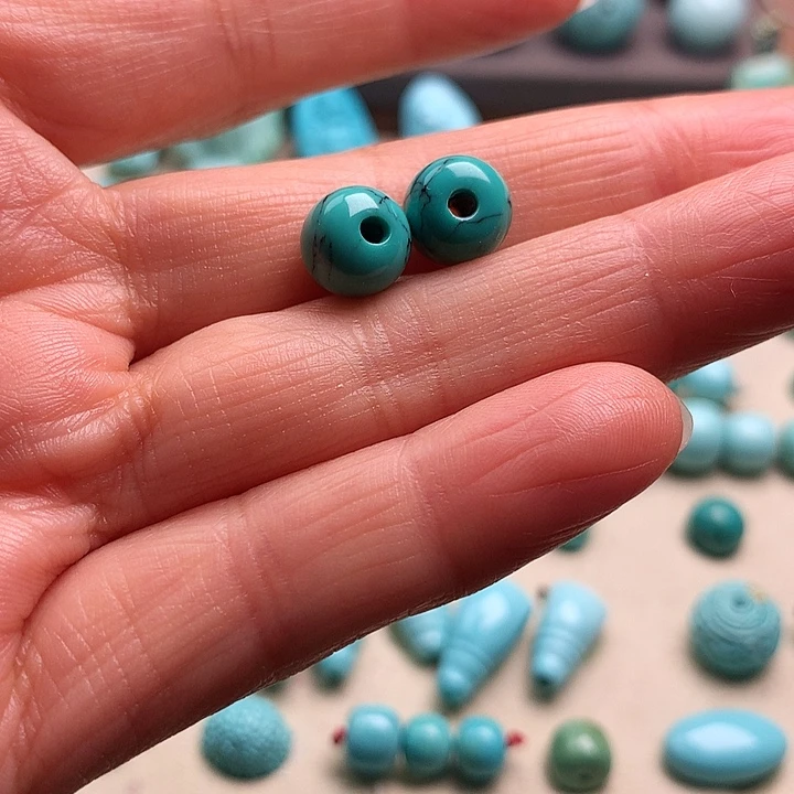 绿松石未镶嵌颈饰