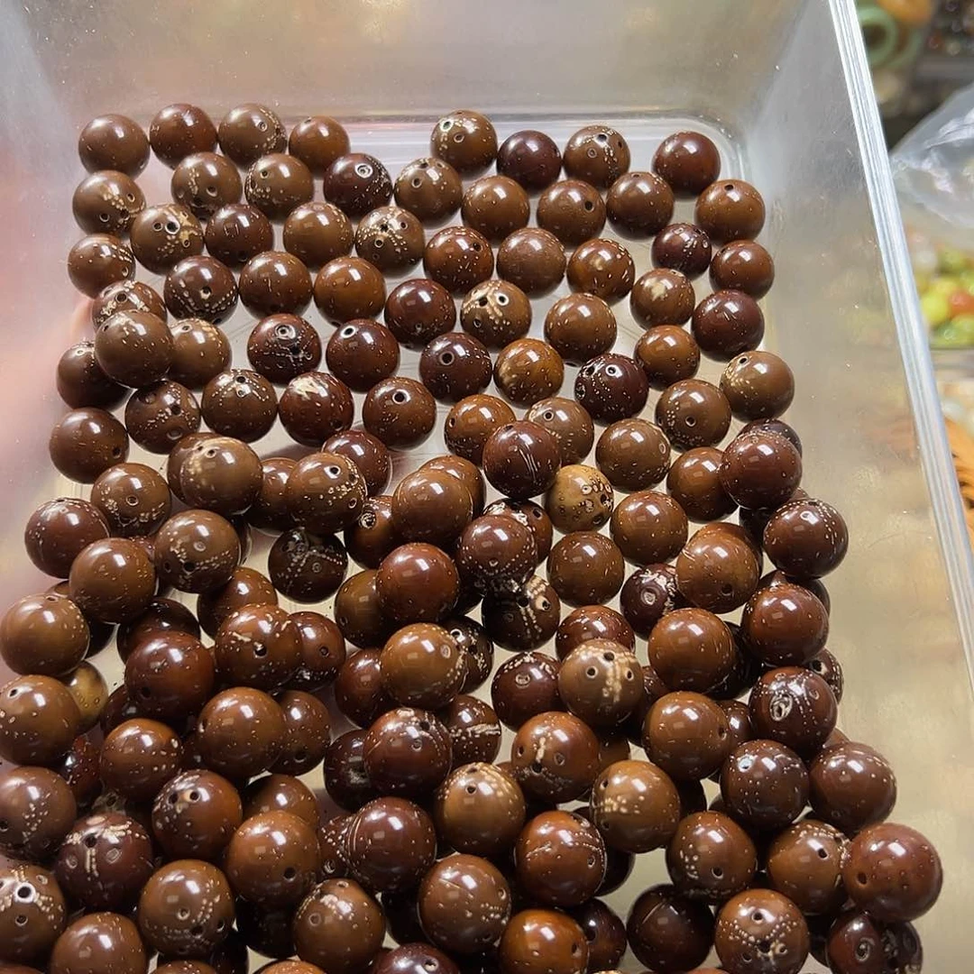 白玉菩提吊坠瑕疵卡14红黄皮紫金鼠30颗