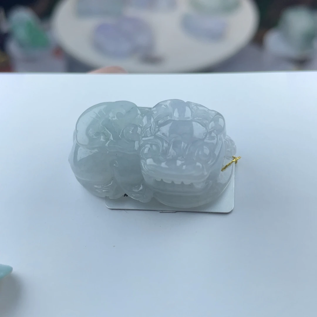 翡翠未镶嵌颈饰貔貅