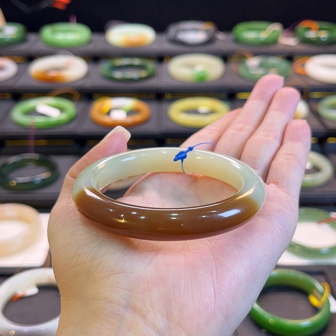 和田玉未镶嵌手镯糖青