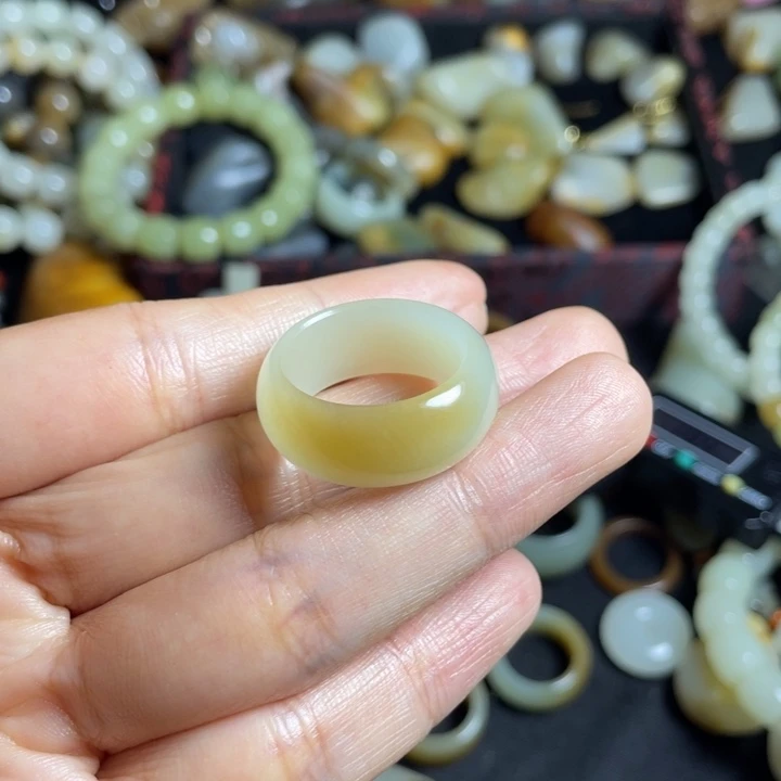 未镶嵌戒指和田玉（糖玉）梦**朝