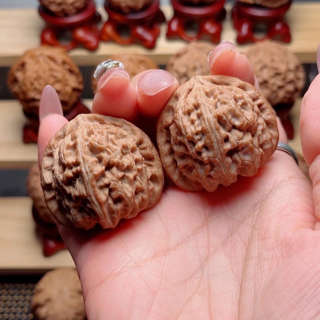 南***光文玩核桃把件白狮子