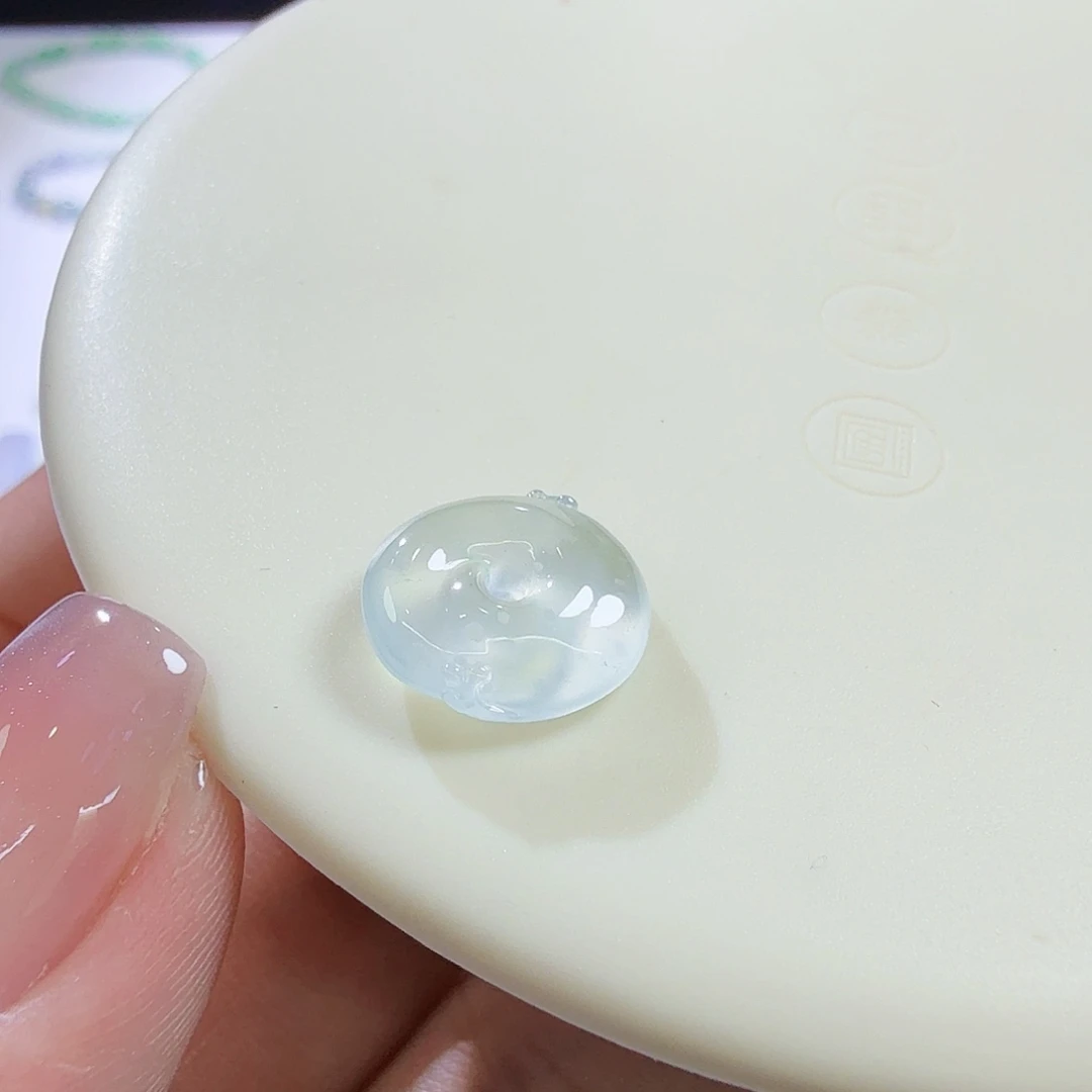 翡翠未镶嵌颈饰裸石