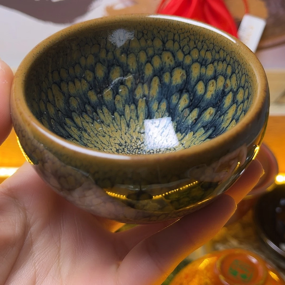 茶盏在你面前装着别人一样东西