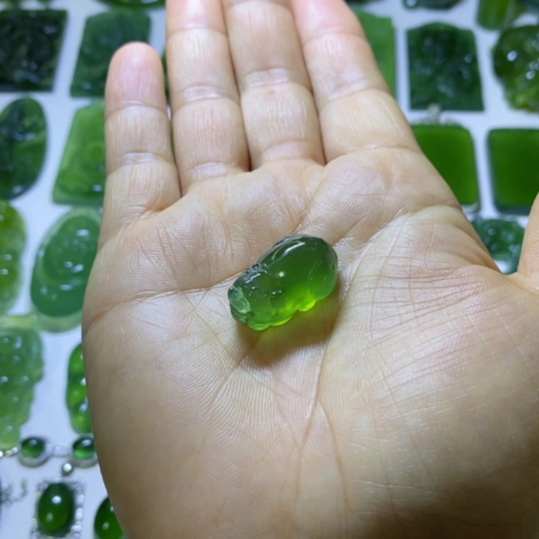 【闪购商品】蛇纹石玉颈饰未镶嵌