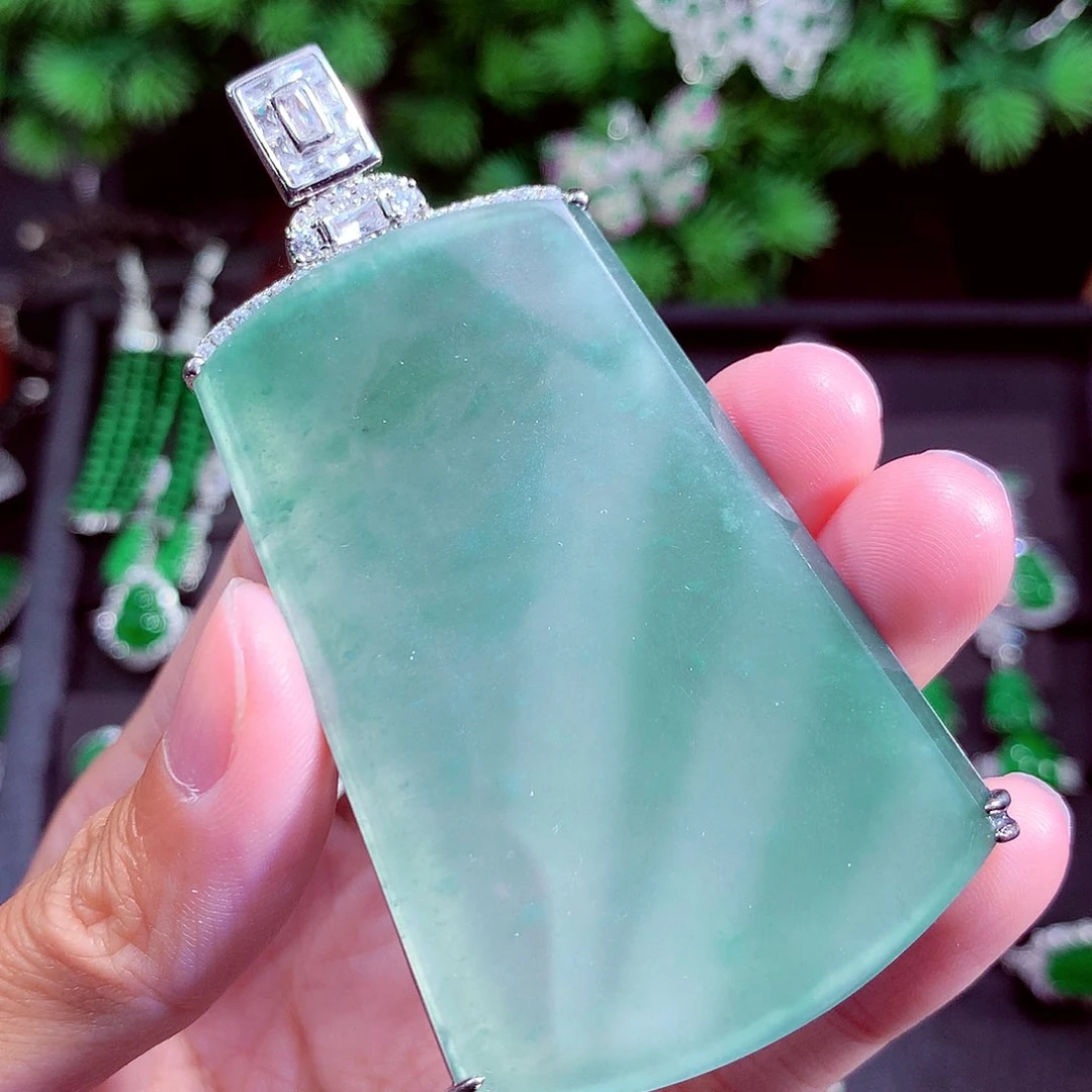 颈饰未镶嵌翡翠天然