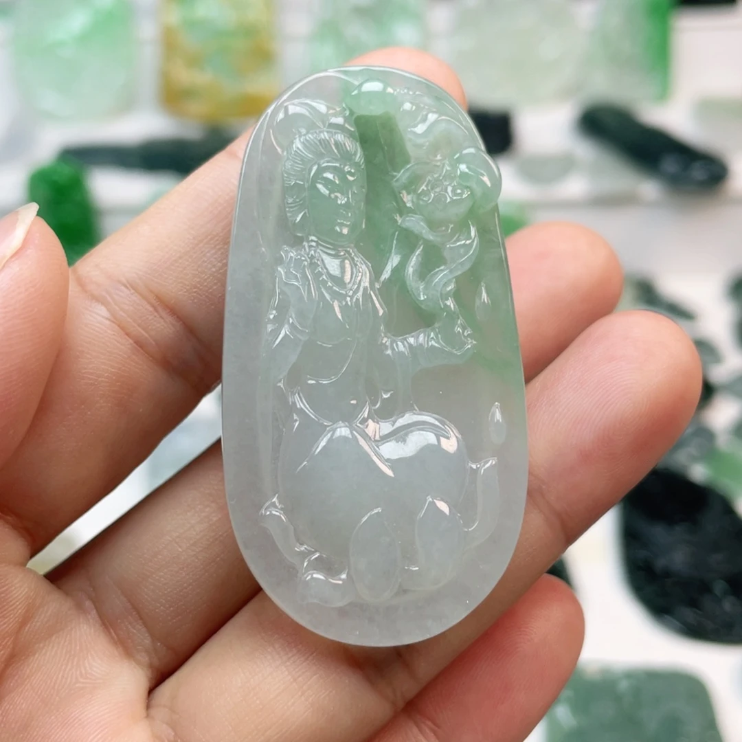 翡翠颈饰未镶嵌观音