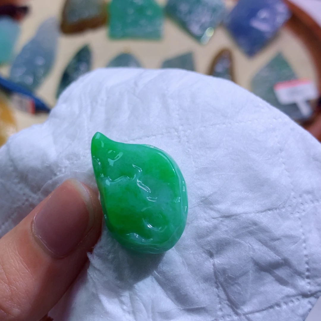 【闪购商品】翡翠挂件未镶嵌
