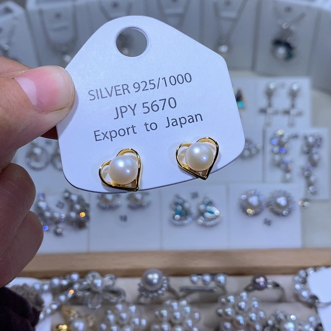 未镶嵌淡水珍珠耳饰