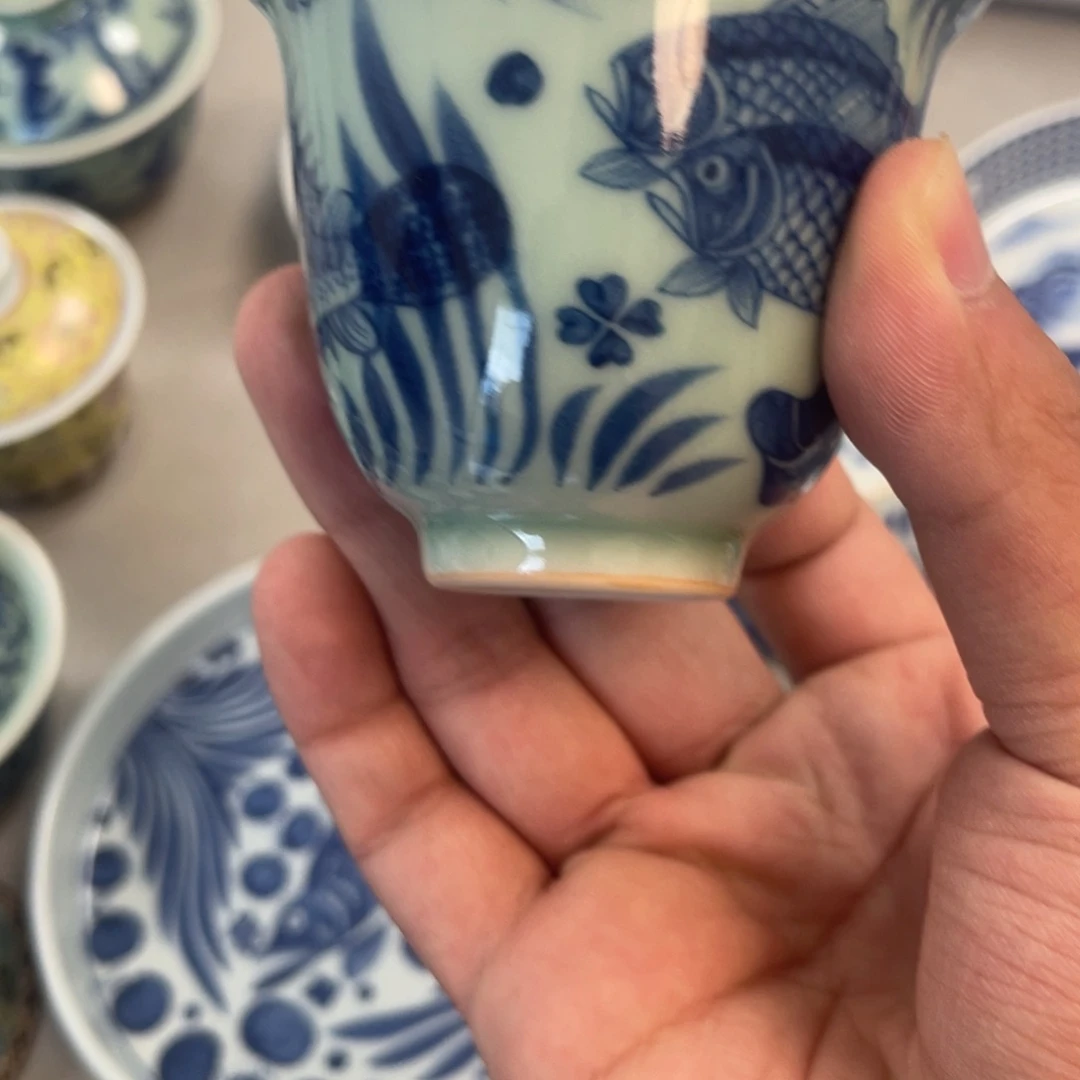 瓷片青釉鱼藻纹铃铛杯