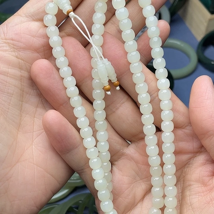 项链未镶嵌和田玉有一颗籽皮
