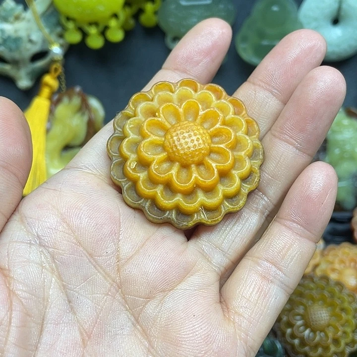 未镶嵌岫玉吊坠薇*安