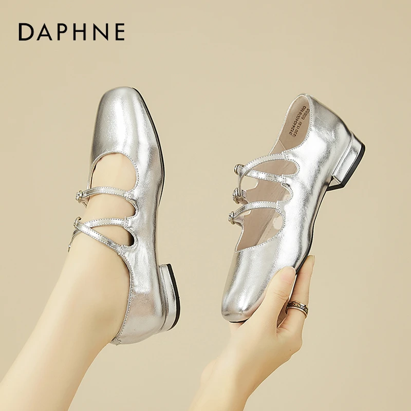 达芙妮银色玛丽珍鞋女春季2025新款法式小皮鞋小香风浅口粗跟单鞋