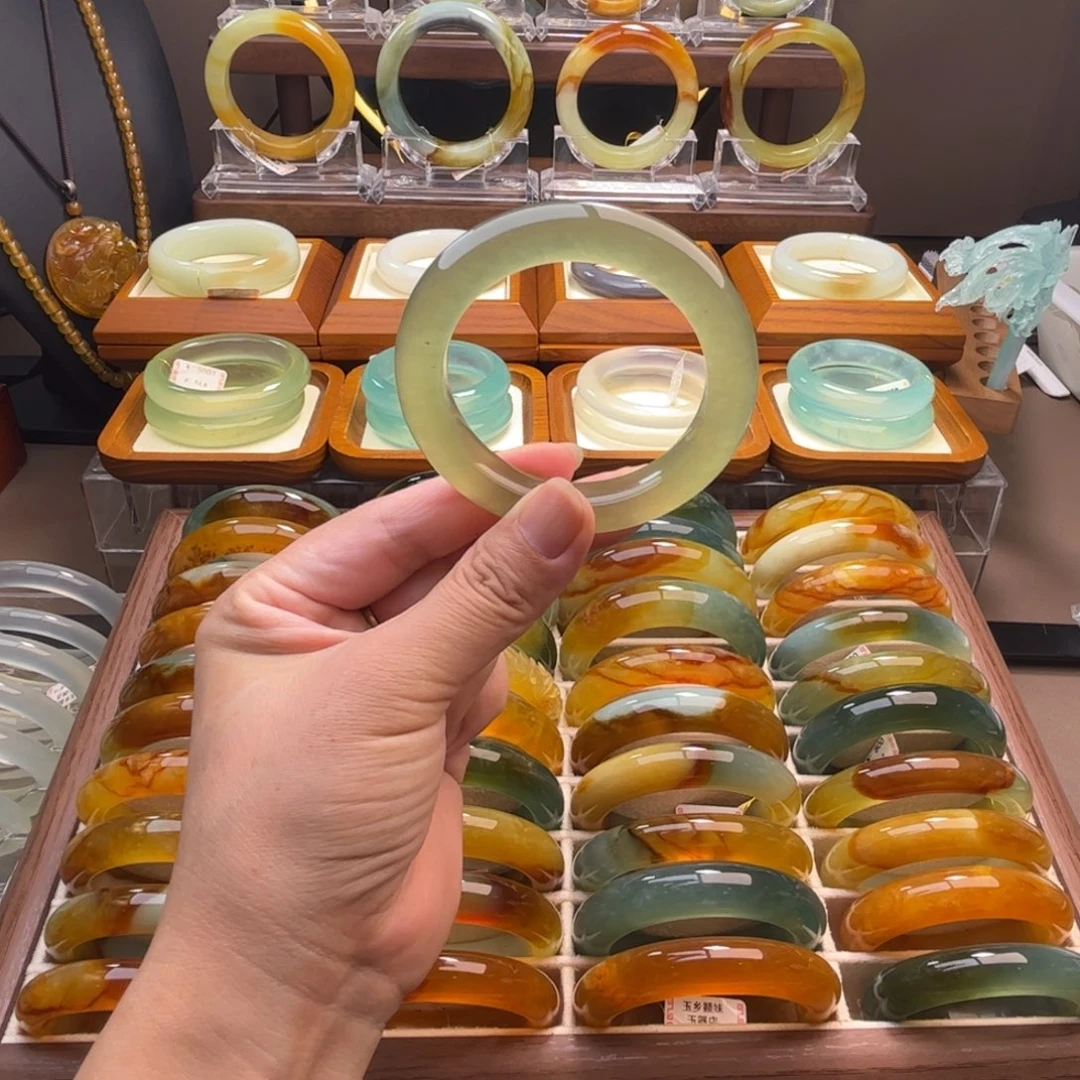 蛇纹石玉未镶嵌手镯54