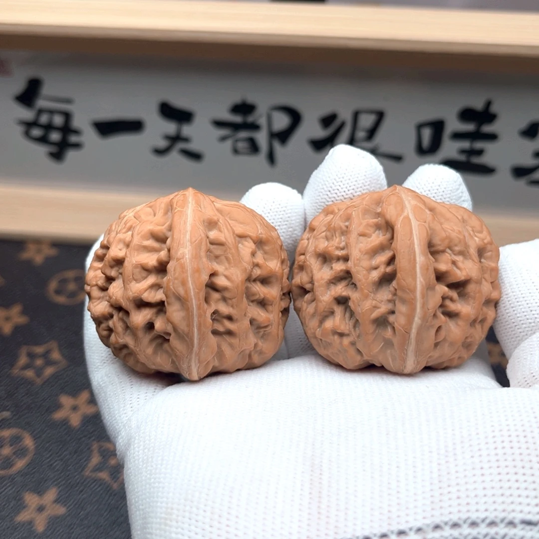 文玩核桃把件红锦里