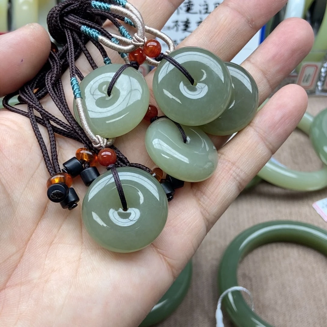 和田玉吊坠(不含链)未镶嵌