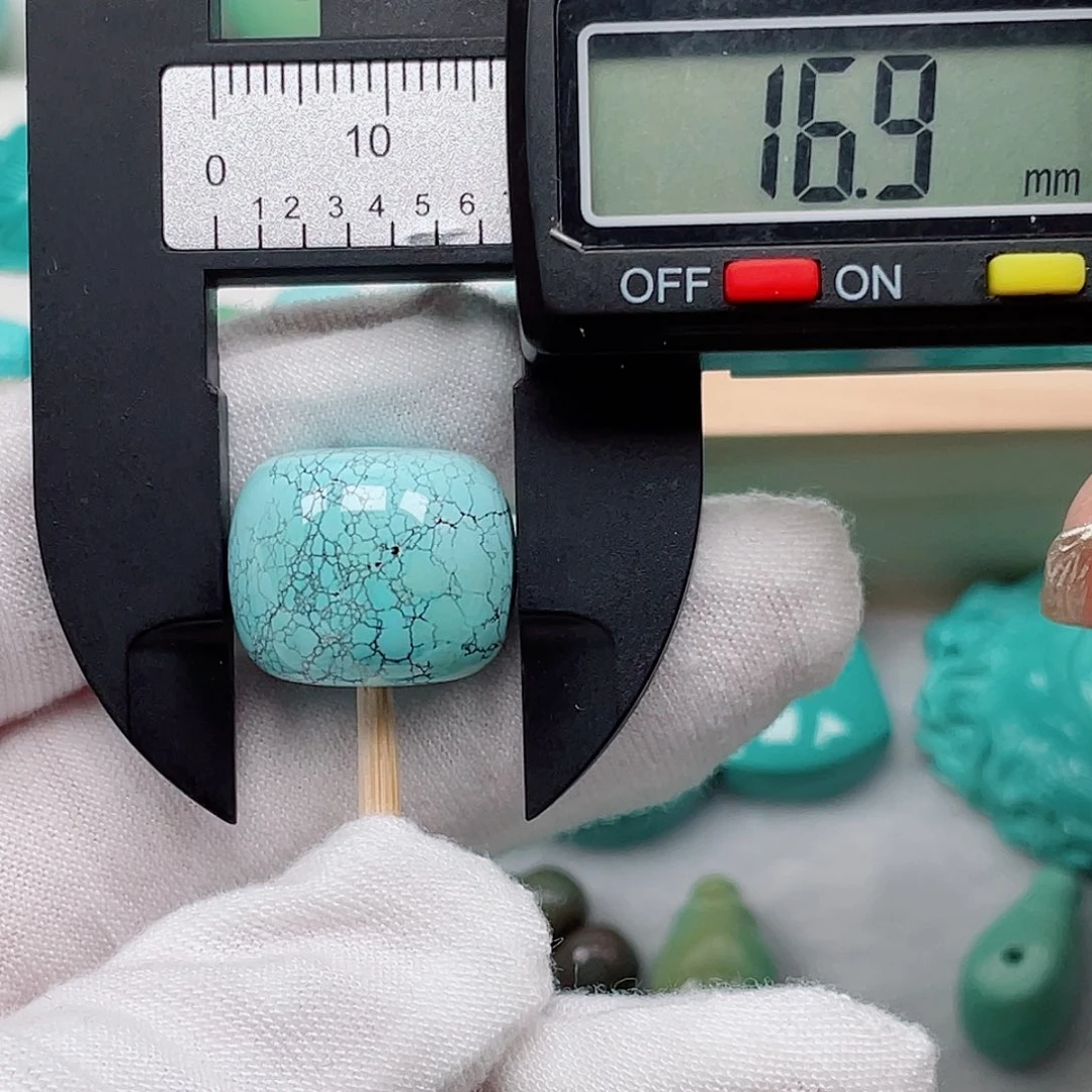 绿松石配饰未镶嵌