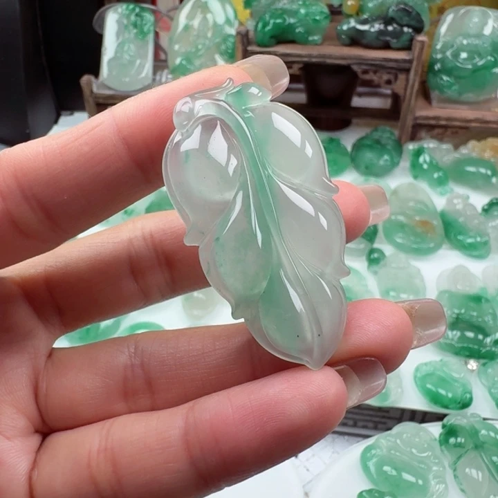 石英质玉未镶嵌颈饰小*u