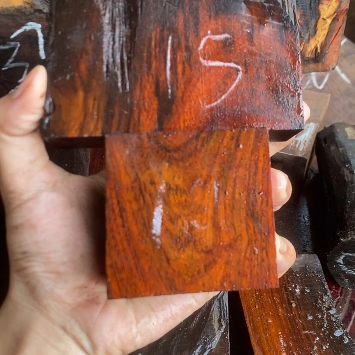 交趾黄檀（大红酸枝）阿****艺