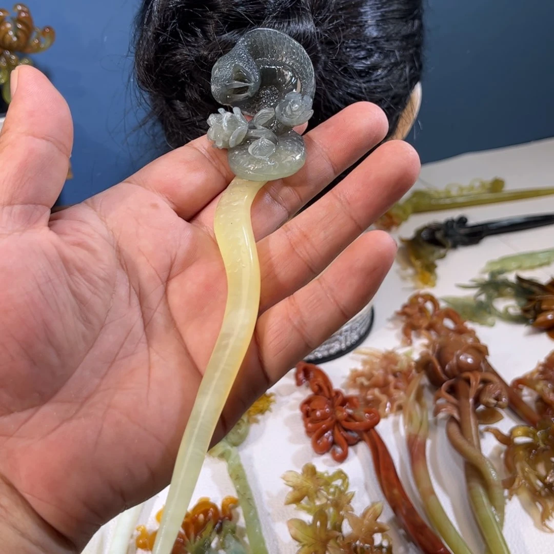 秣***.蛇纹石玉未镶嵌发簪