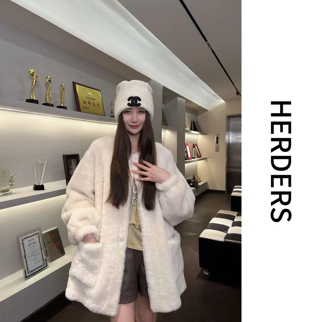 HERDERS “小软羊系列”短款圆领皮毛一体皮草外套 40972