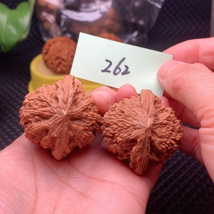 【闪购商品】把件文玩核桃43.5满天星262