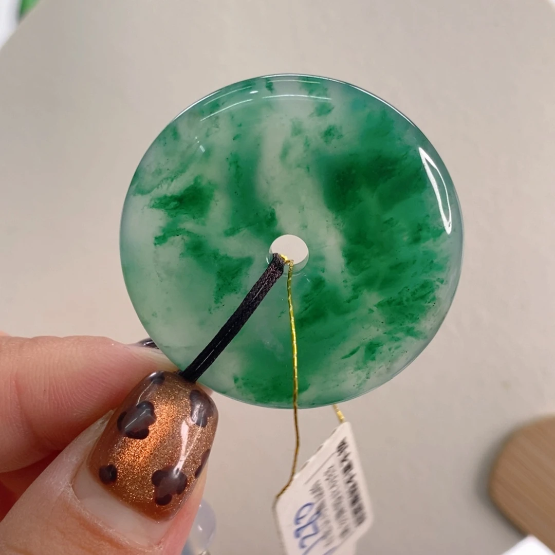 石英质玉未镶嵌颈饰