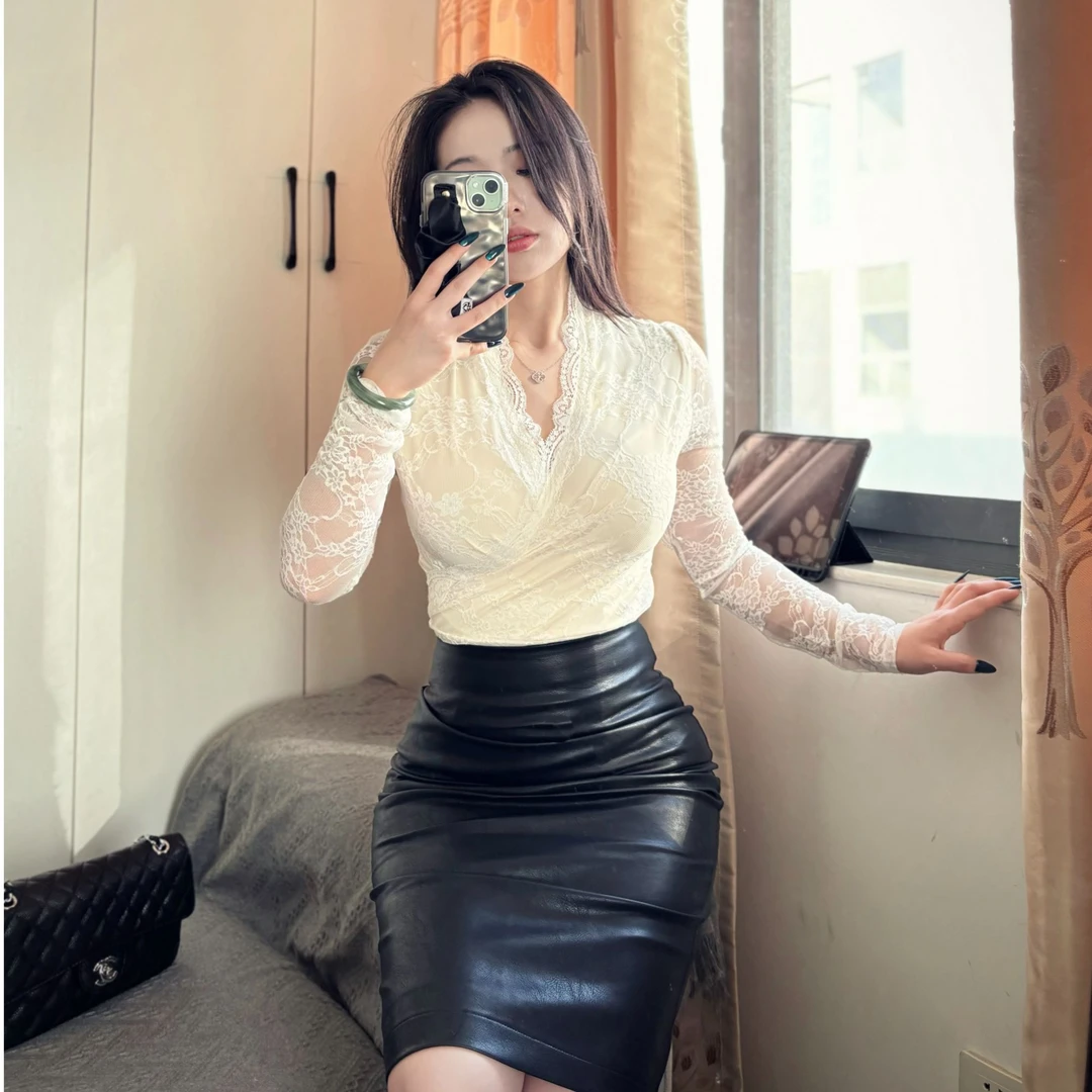 设计感小众长袖t恤秋冬内搭蕾丝上衣气质修身显瘦v领别致打底衫女