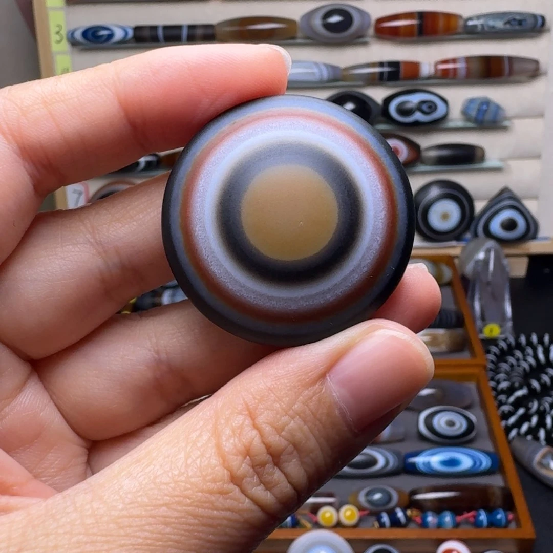 东***米玛瑙/玉髓颈饰未镶嵌