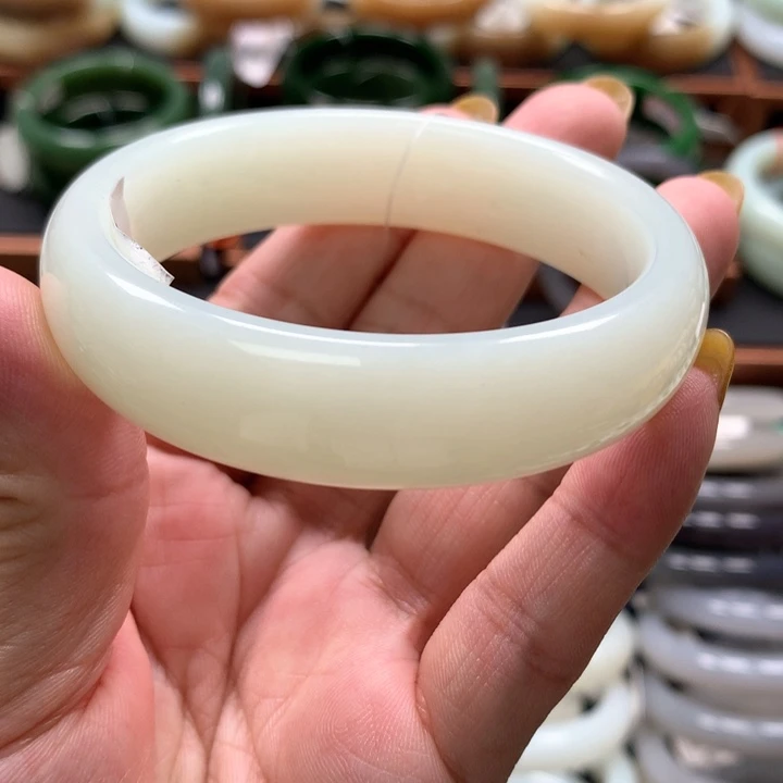 【闪购商品】未镶嵌手镯和田玉